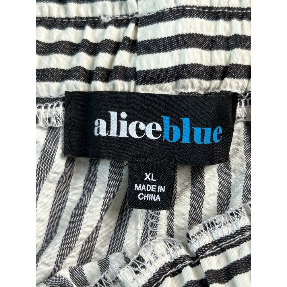 Alice Blue WMS XL Black& WT Striped Pull On Shorts Elastic Waist NWT Lightweight - Picture 3 of 6